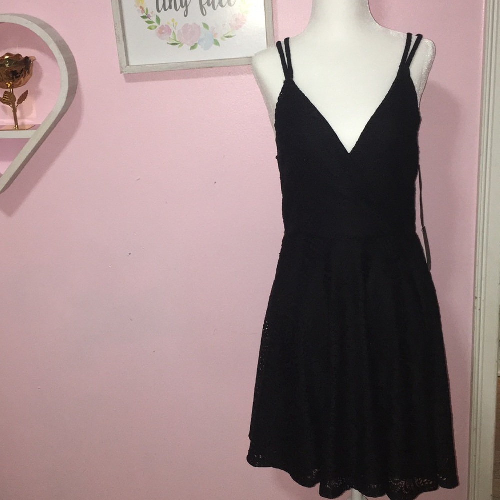 Romeo + Juliet black lace open back lace dress M